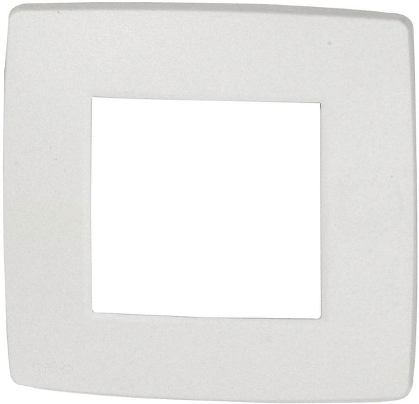 PLAQUE DE FINITION ENCASTR. SIMPLE BLANCHE NIKO
