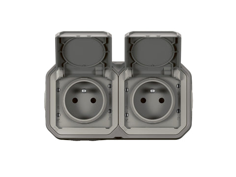 Legrand Dubbel horizontaal stopcontact met penaarde