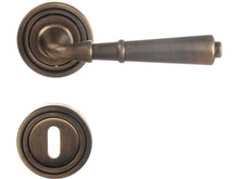 Linea Bertomani Deurklinkset op rozet 52mm brons