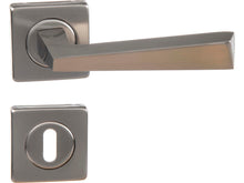 Linea Bertomani Poignée de porte avec rosaces carrés 50mm set complet aluminium nickelé