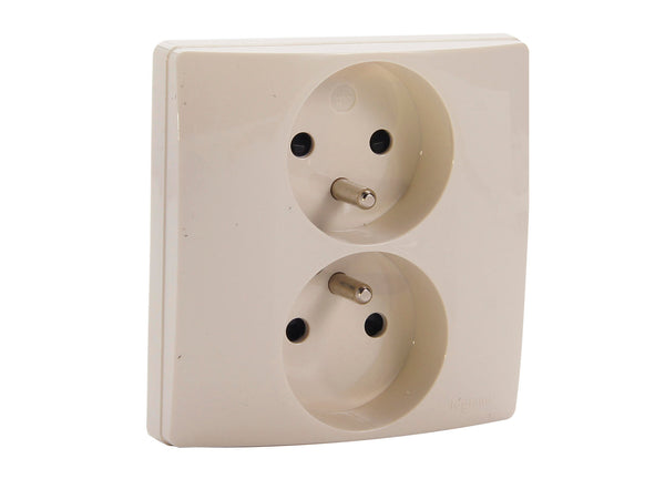 Legrand Dubbel tweepolig stopcontact met aarding crème