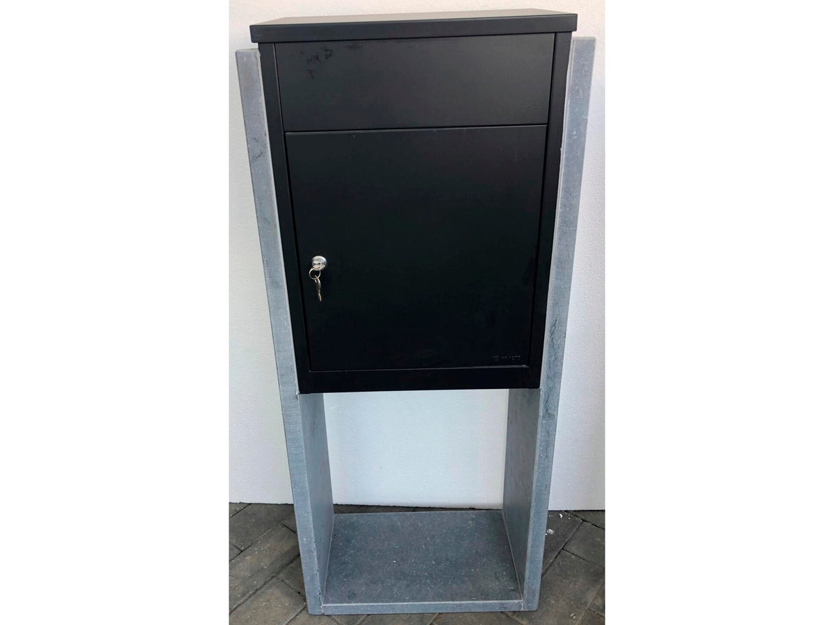 De Witte KB003 pakketbrievenbus blauwe hardsteen/aluminium zwart